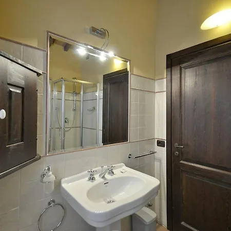 Vernazzano Basso Sleeps 6 T242209 Lejlighed
