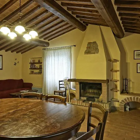 Vernazzano Basso Sleeps 6 T242209 Tuoro sul Trasimeno