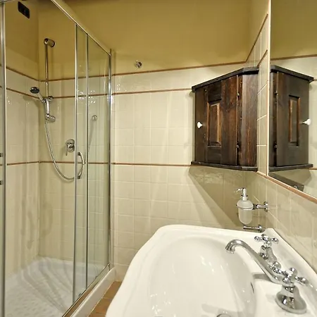 Vernazzano Basso Sleeps 6 T242209 Lejlighed